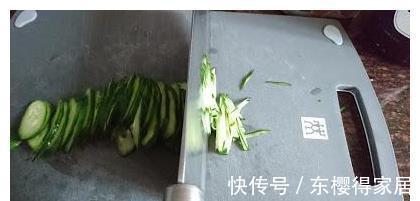 鸡胸|天热，这面我家每周至少做三次，比吃炸酱面还过瘾，每次都吃撑！