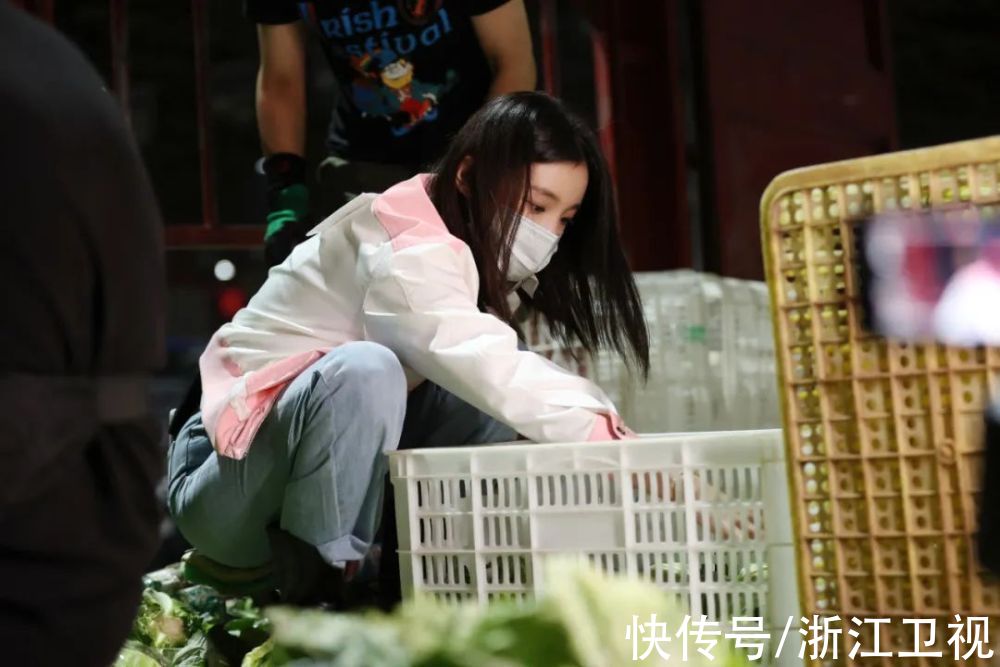 《奔跑吧·黄河篇2》正能量立意获点赞！兄弟团凌晨卖菜体验“蔬菜人”日常