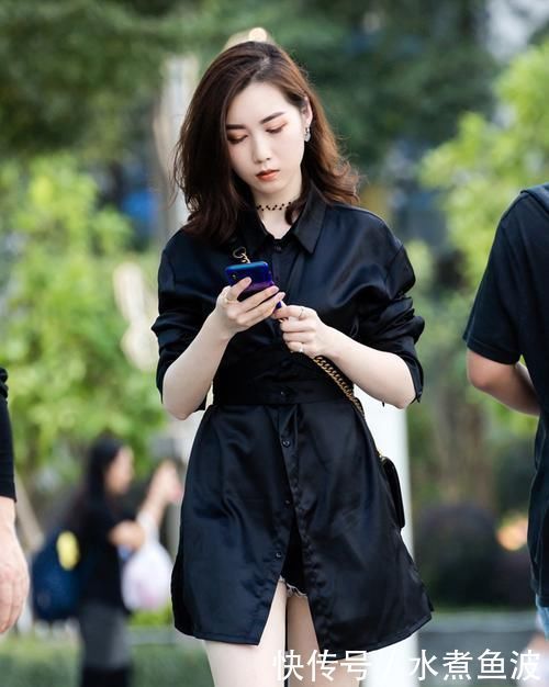 美眉|这就是传说中的皮肤白嫩派小脸美眉吧,笔直的长腿更锦上添花