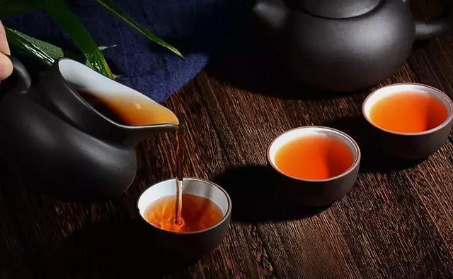 身体|长期喝茶与只喝白开水的人,哪种人的身体素质更好?