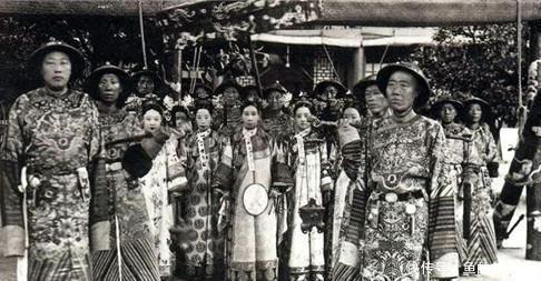 答案|光绪帝十八岁娶妻，为何洞房夜却对皇后无法下手答案很简单。