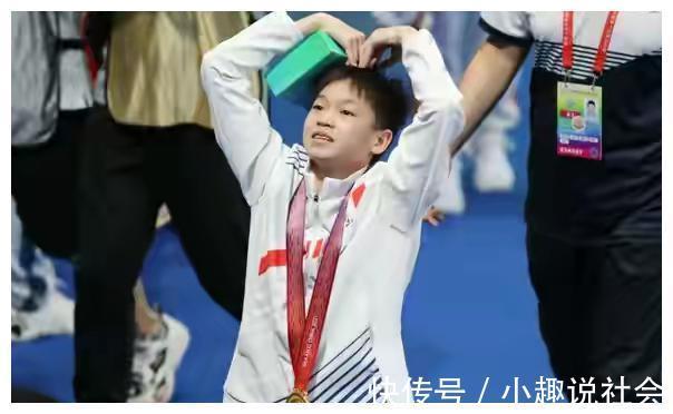 全红婵家在城里开餐厅爸爸当老板哥哥做大厨，家人生活大变样