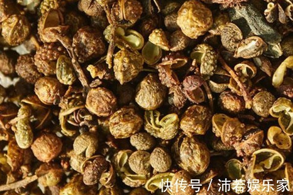 花椒|睡前常用花椒泡脚，3大好处不请自来，失眠湿气重的人别错过！