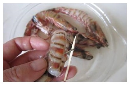做基围虾，别再傻傻只用白水煮，大厨分享30年秘方，虾肉外酥里