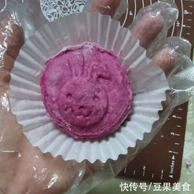 月饼|简单几步做好一盘丑丑的糯米糍月饼，快速搞定一餐饭