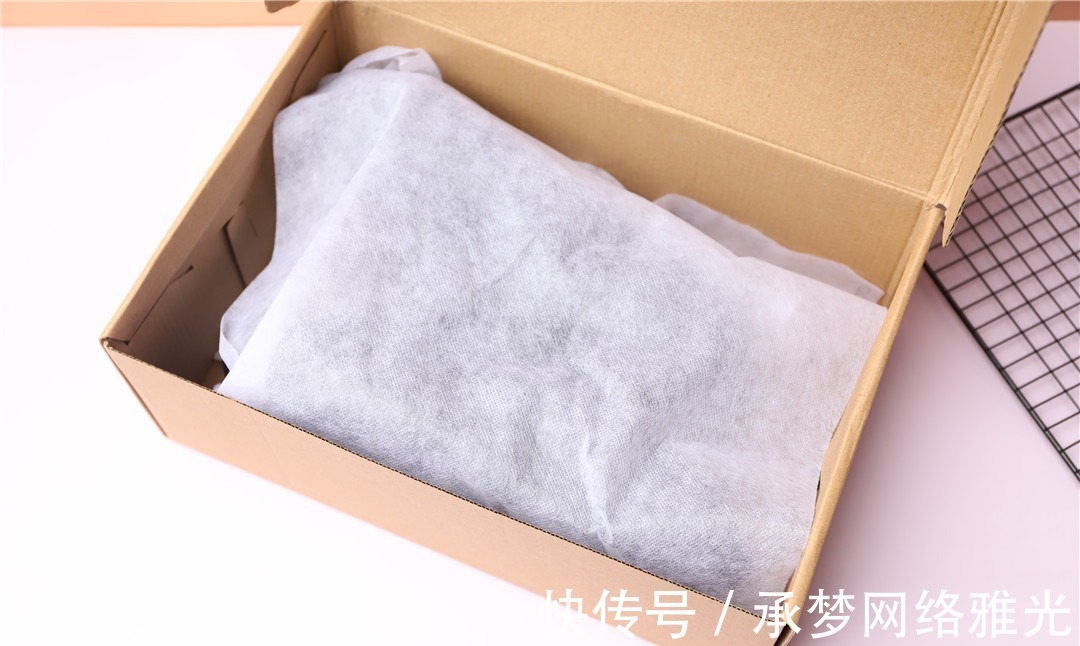 鞋底|咕咚运动舒缓拖鞋，真正的踩屎感，极致舒缓双脚