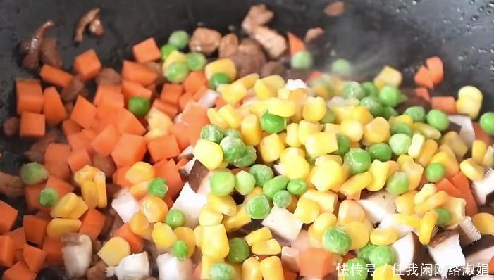 玉米|家人爱吃的番茄焖饭,简单的烹饪,丰富的食材,鲜香味美又营养