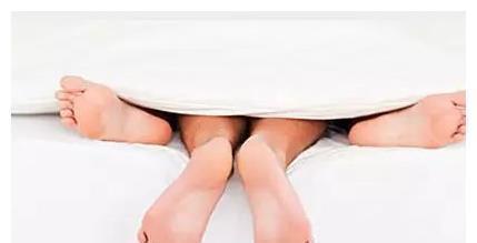 阴道出血|如果孕期发现这5种异常出血情况,立刻去医院!