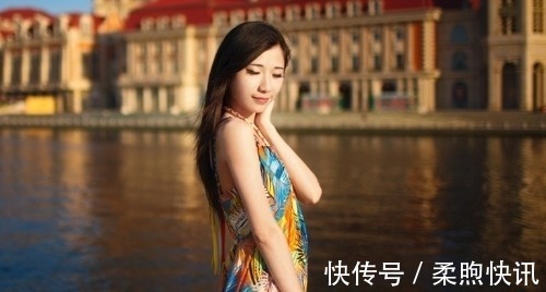 沉影@无力挥毫凝伫处,沉影寒潭月似钩;犹对孤灯语,泪眸飞溅一窗愁