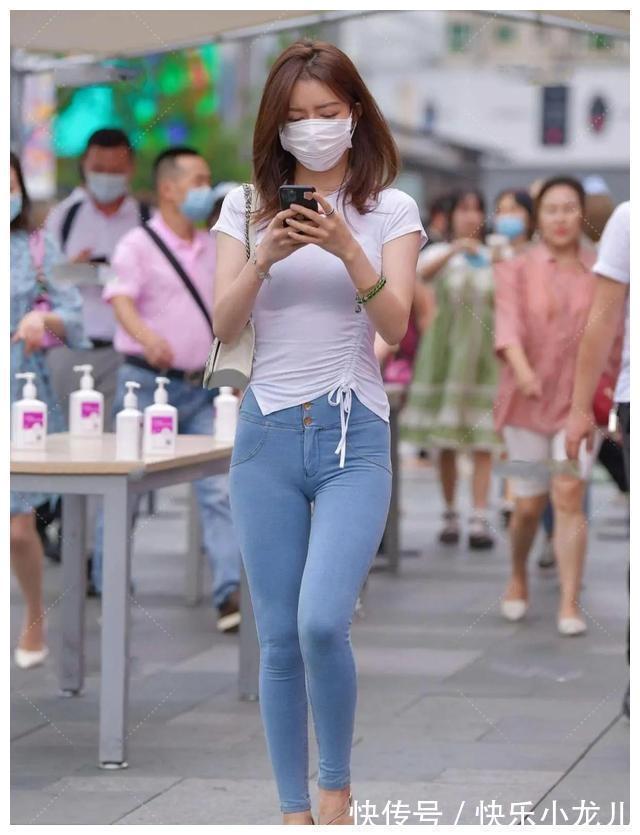 瑜伽裤 一字肩上衣搭配牛仔短裤, 率性潇洒, 设计感十足