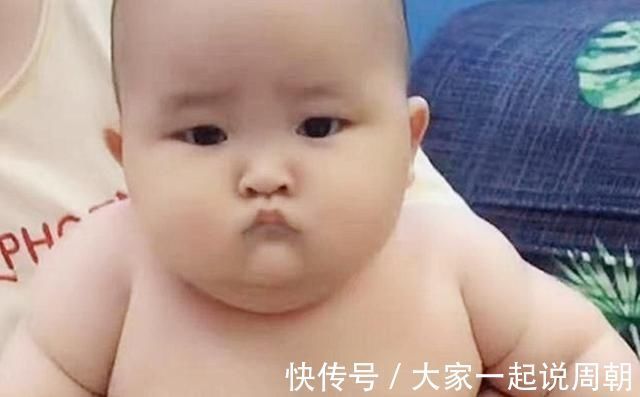 母乳|1岁宝宝喝母乳体重达30斤,邻居直夸营养好,医生别沾沾自喜