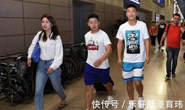 住宅|武磊美丽的妻子上镜头!武磊在巴塞罗那搬新家住宅温馨豪华低调