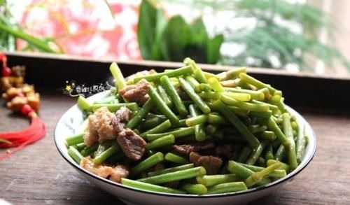 爱吃蒜苔的人要留意了,我也是今天才知道,抓紧告诉身边的人