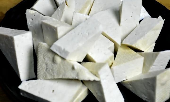 做法|红烧豆腐最简单的家常做法,鲜嫩多汁又入味,我家1周吃4次