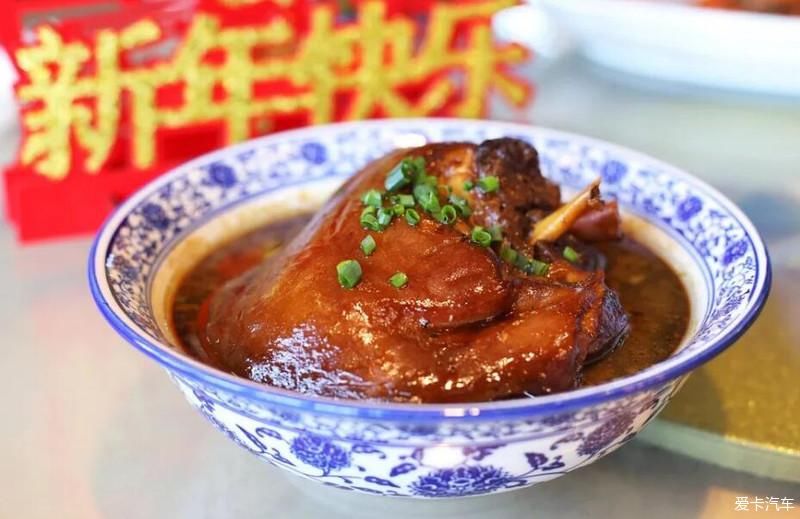 老年|走进富有年味的周庄