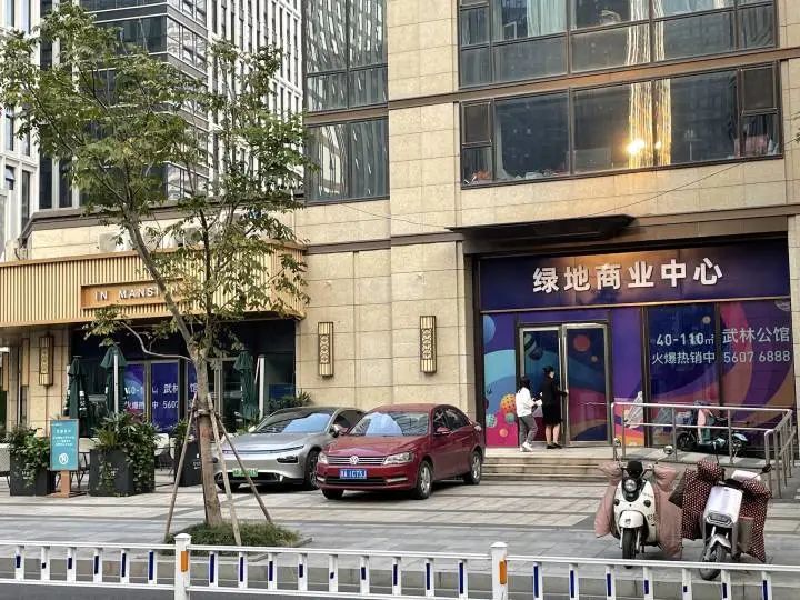 开发商|杭州热门板块的酒店公寓，逾期10个月还未交付！开发商最新回应