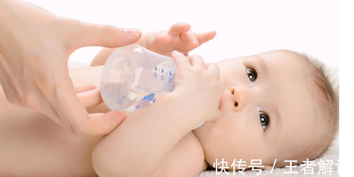 小贴士|盘点0-1岁宝宝喂养的关键词,爸妈把握好7件事,带娃轻松不发愁