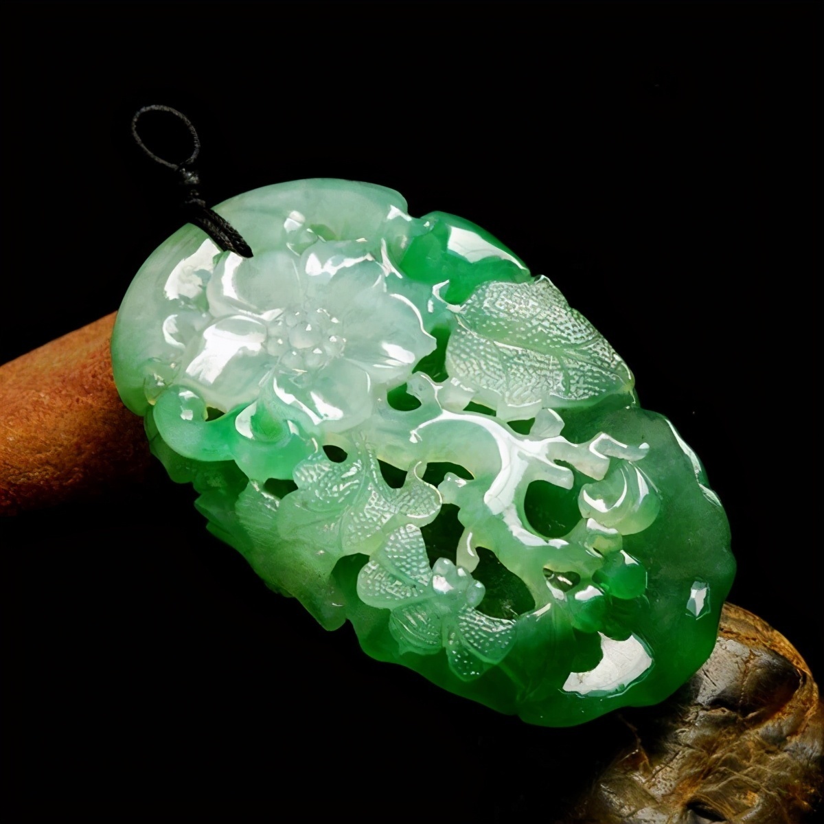 种水|为什么翡翠的绿色,越佩戴越多?