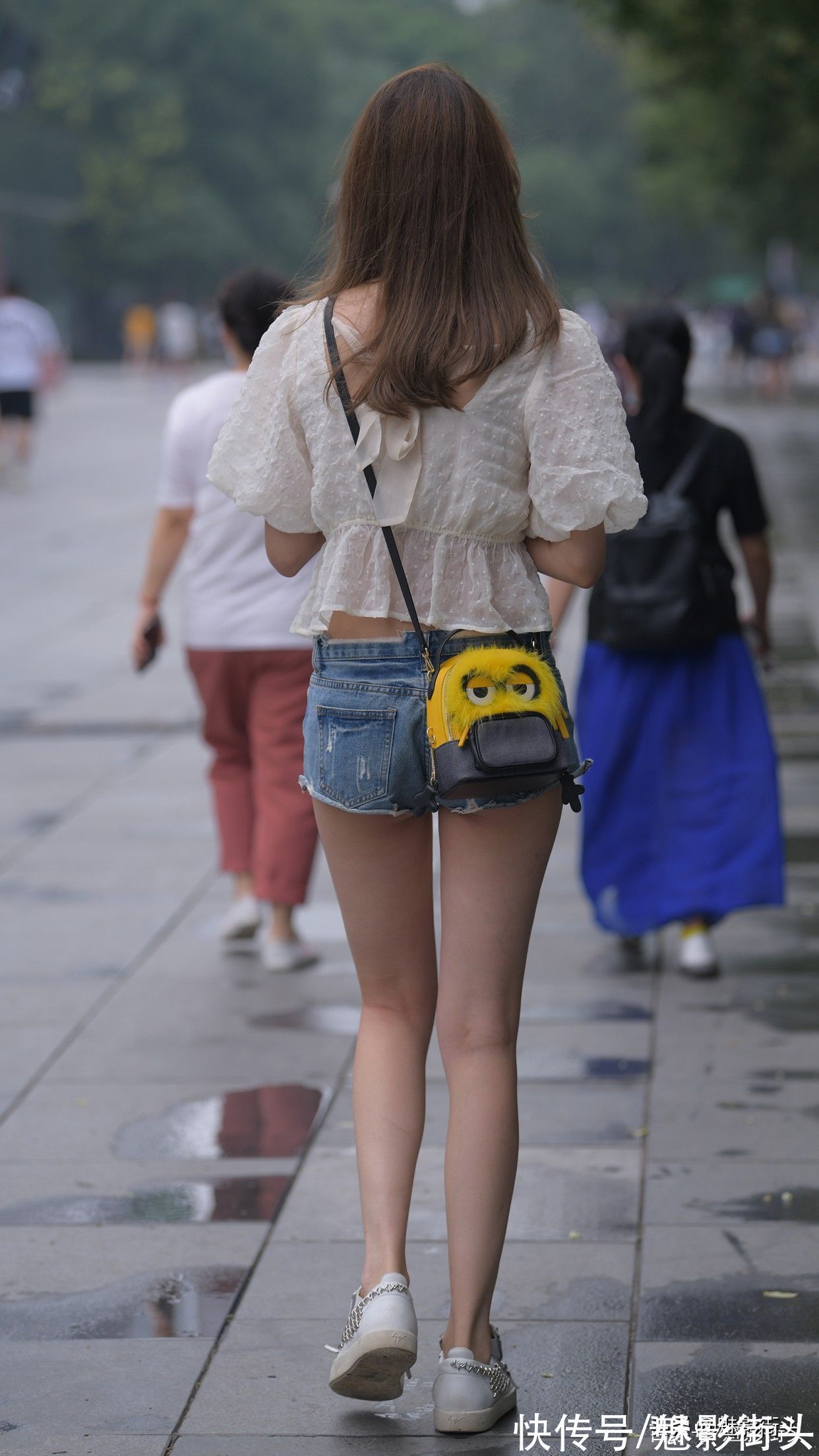 牛仔 H型身材怎么选短裤?试试低腰牛仔短裤,易搭配显腿长