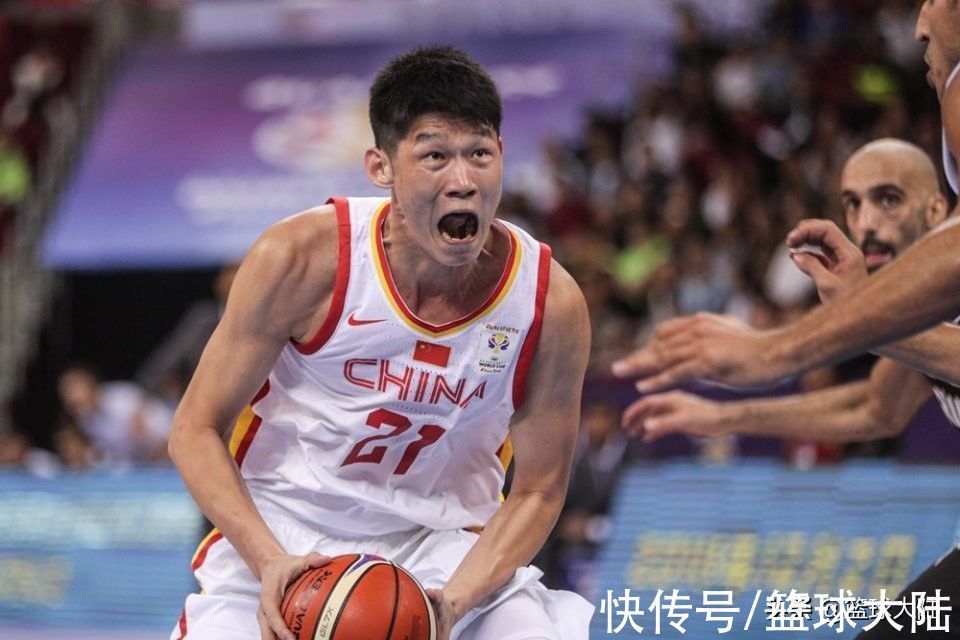 胡明轩|中国男篮进行阵容调整！最强首发出炉，能否战胜澳大利亚、日本？