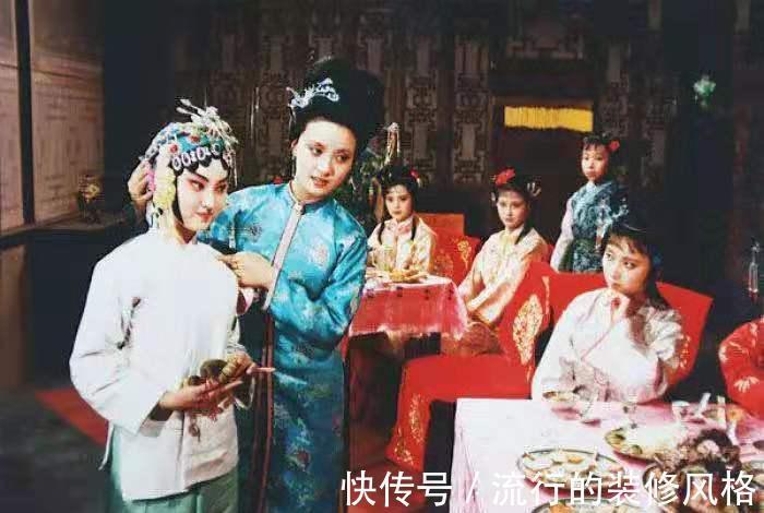 钗弃黛|贾元春借赐礼含蓄表示“择钗弃黛”,她真的很讨厌林黛玉吗?