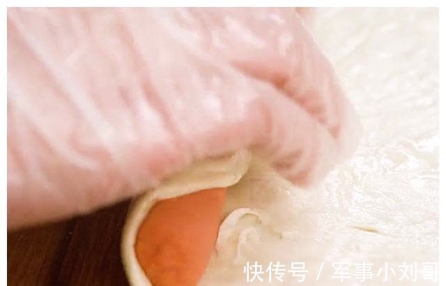 手抓饼还能这么吃?搭配芝士和火腿,焦香又拉丝,孩子爱吃的早餐