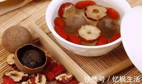 月经量少|月经量少危害大？平时多吃这几样食物，帮你改善月经保持年轻