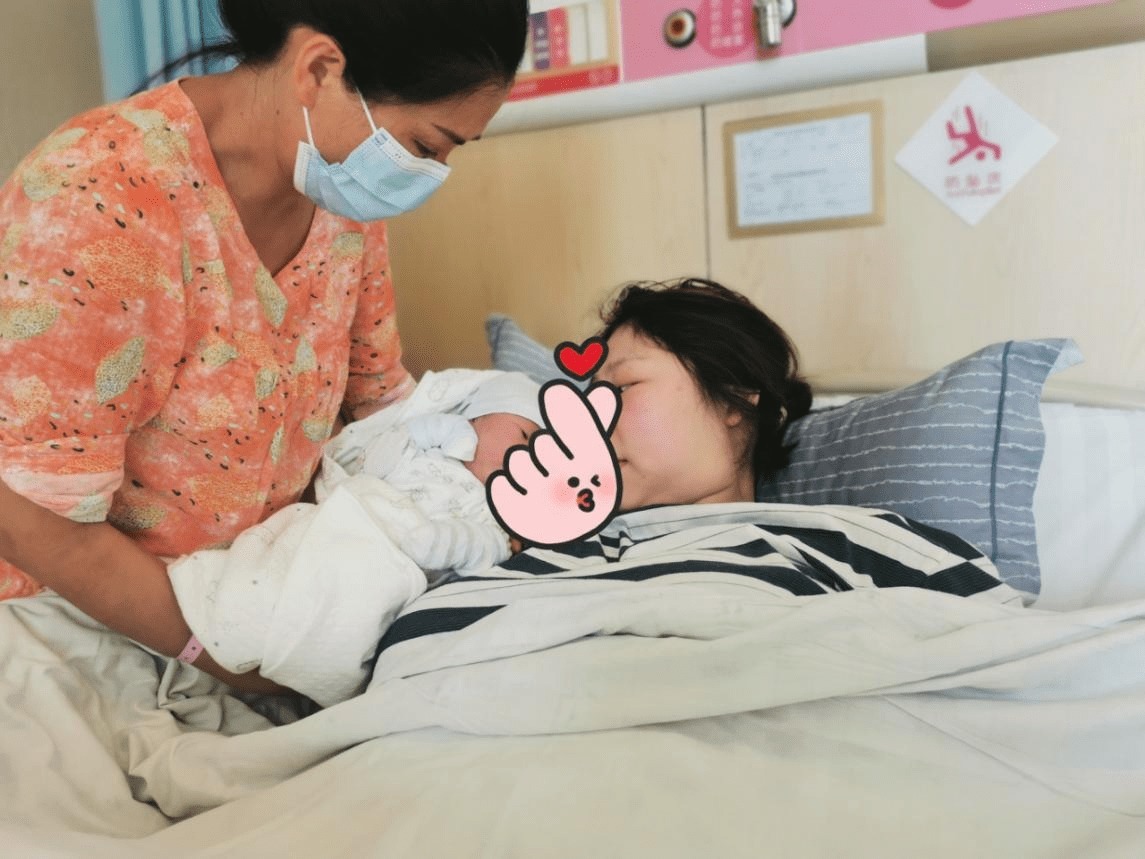 护士|危急!26岁孕妇自称羊水破了,护士检查发现鲜血染满病床