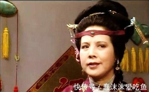王熙凤!红楼梦:邢夫人和王夫人谁更聪明?她才是内宅权力游戏中的高手!