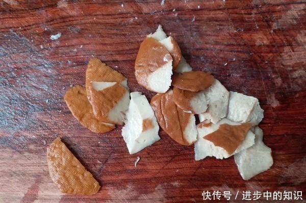 它的含铁量是菠菜的20倍,常吃眼睛变的更明亮,补血气色更好!