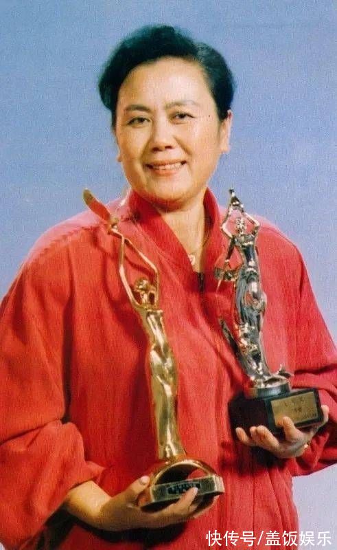 周天虹#86岁老艺术家因病逝世,早年曾因中风险些瘫痪,耄耋高龄还在工作