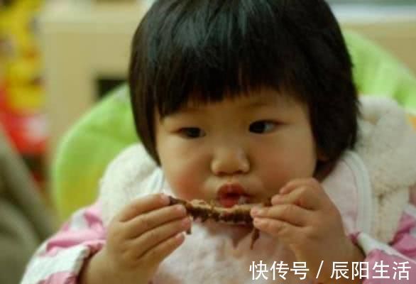 甜食|4岁宝宝坚持刷牙,半年后却满嘴“小黑牙”,父母无知多可怕