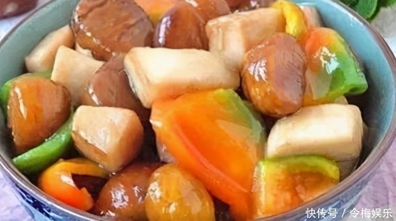 好处|女性不想显老,不妨多吃三种美食,延缓衰老,排毒养颜,好处多多