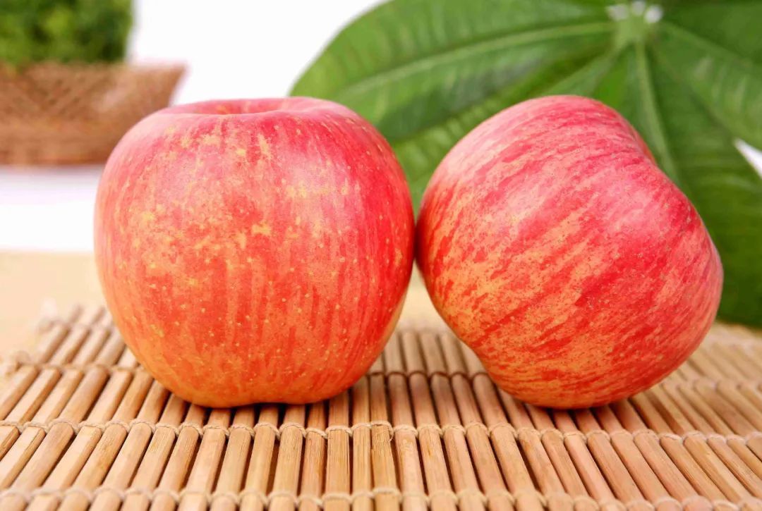 毒素|这4种食物被称为便秘的“克星”,香蕉未上榜,多吃或可缓解便秘