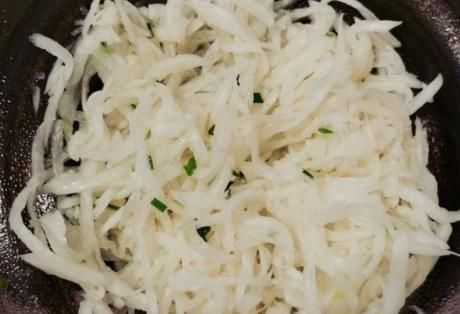 特香|萝卜这做法火了,不用炒不用煮,早餐配粥吃特香,比腌菜更健康