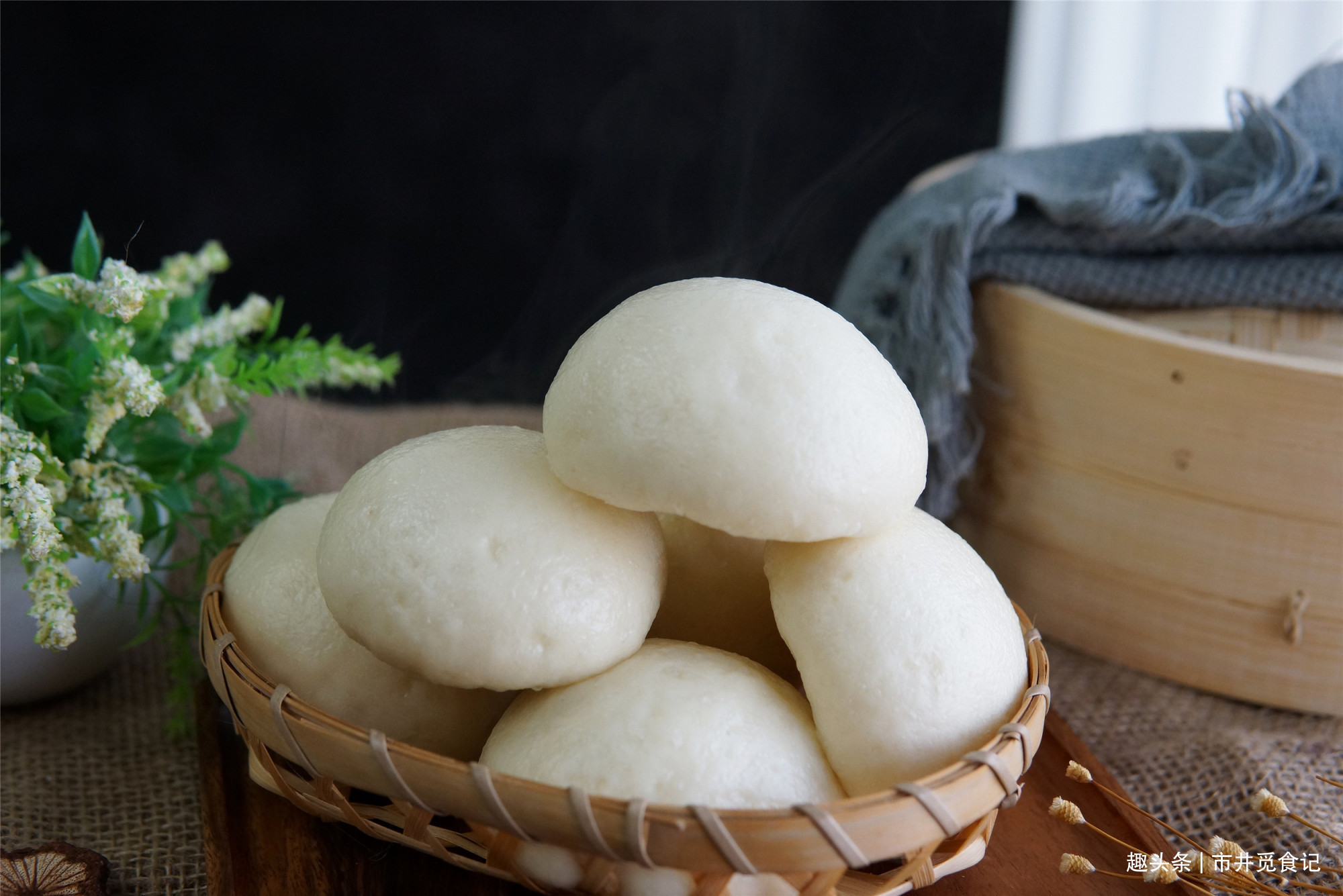 冬天蒸馒头,掌握1个窍门,30分钟发满一盆面,馒头白胖又松软