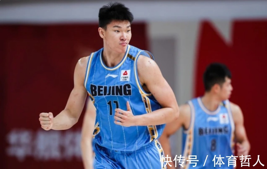 中國男籃|20分10板5助!男籃新星展現CBA頂級內線的實力,得到主教練盛贊