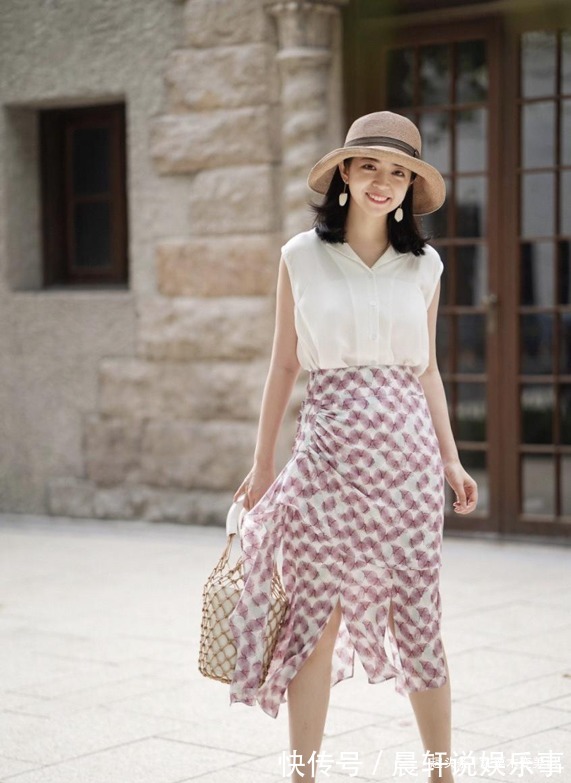 裙子 女人到了中年,穿裙子请牢记“3不要”,否则显瘦不成还被说装嫩