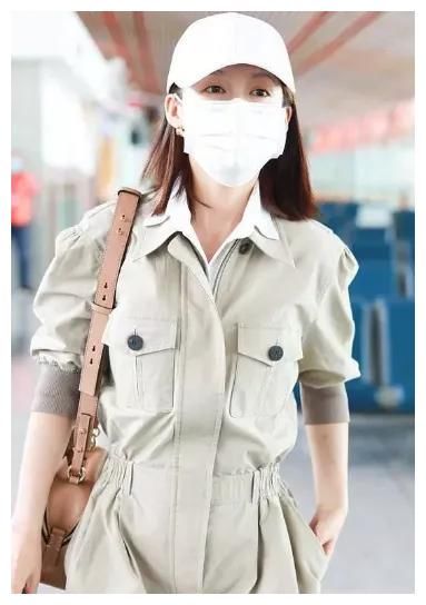 女人到了中年，切忌穿这2个颜色，多穿另外6个，更能显白减龄