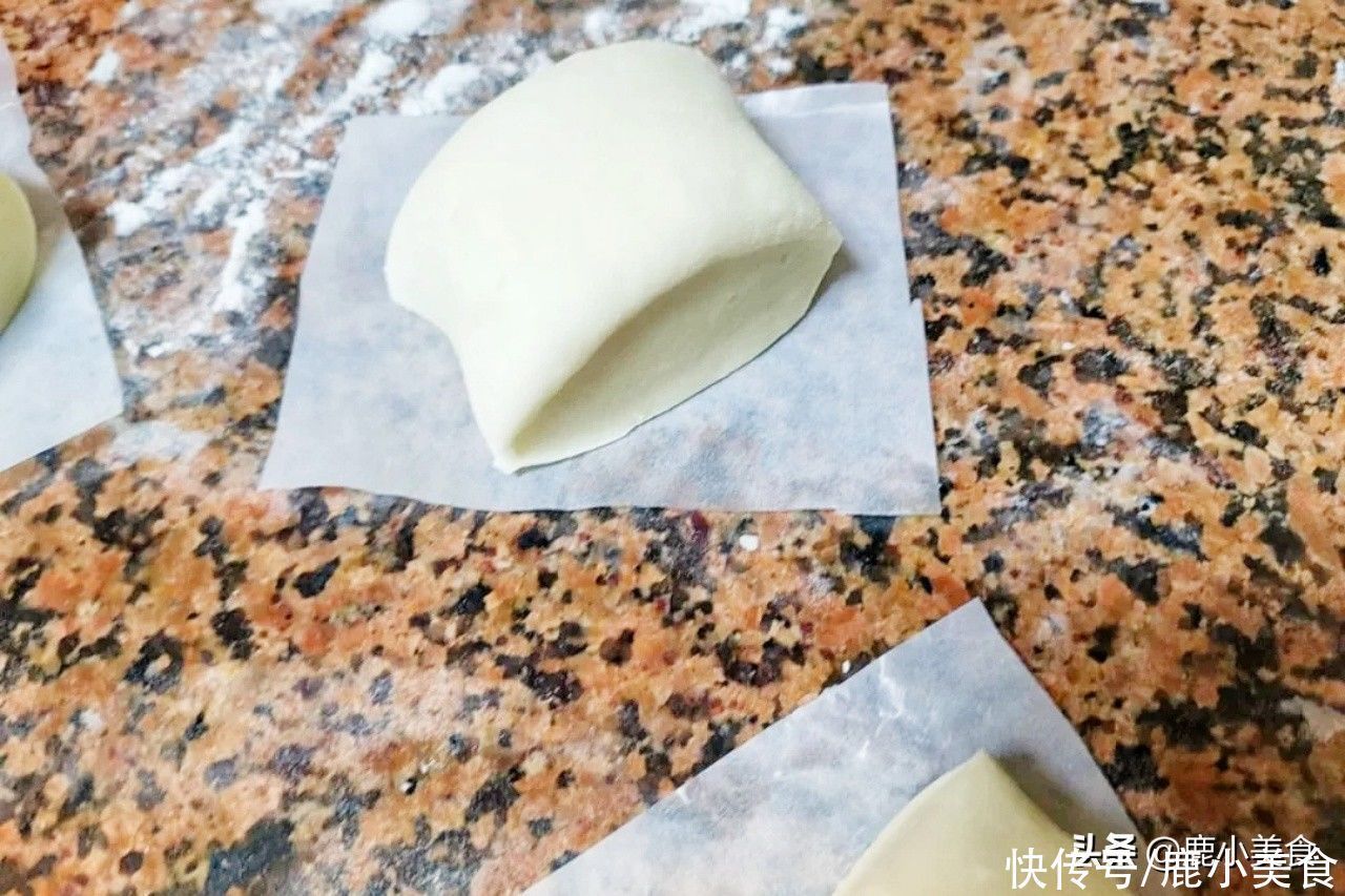 馒头不够蓬松还开裂?和面时多加2料,馒头个个蓬松暄软,真好吃