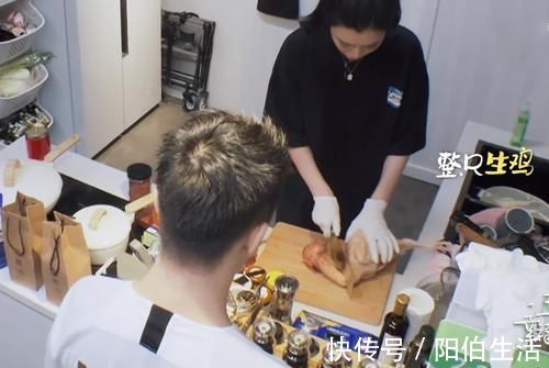 奚夢瑤在廚房收拾食材,何猷君下意識一句話,暴露他和奚夢瑤結(jié)婚的原因