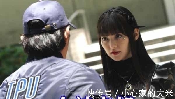 领盒饭|特利迦奥特曼:上坂堇登场,身穿“黑胶衣”太养眼,小金牛领盒饭