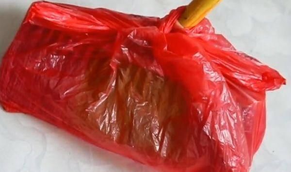 家里用扫帚扫地的要留意,我也是刚刚知道的,抓紧时间提醒家人