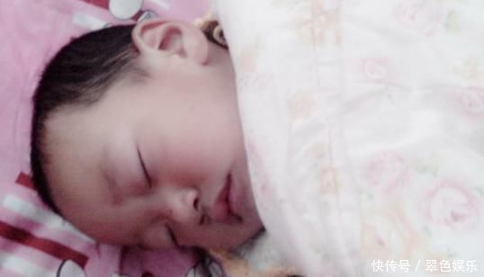 孩子|儿科医生家长的3种睡前带娃习惯,让娃将来难长个,别不在意