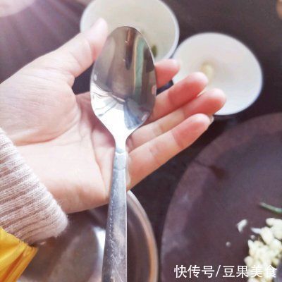 吃一次就让你忘不了的巴适板了好吃惨了—香香回锅肉