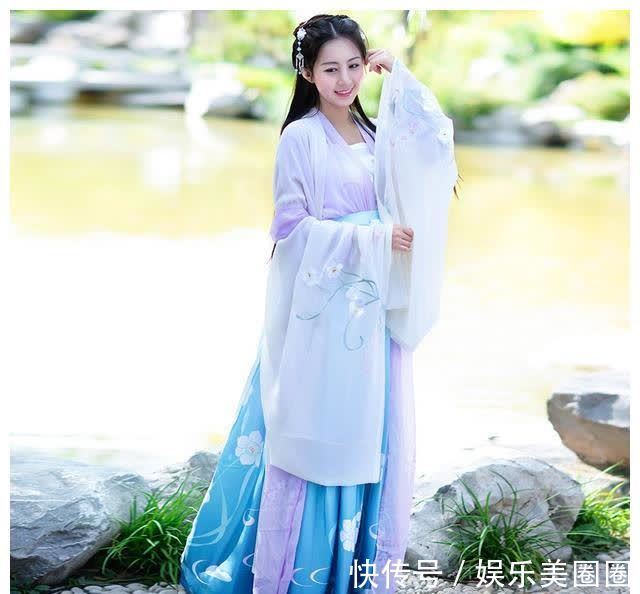 佩香@相见欢|青丝如瀑为谁留?无言独上西楼月如钩