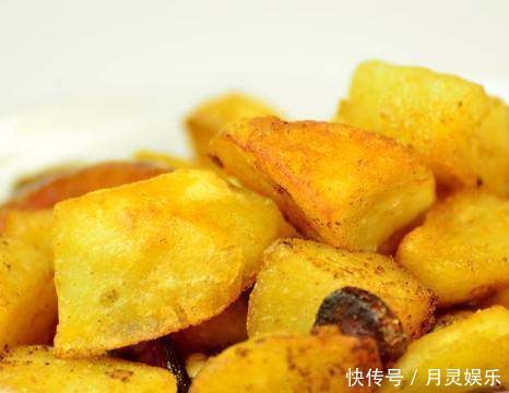 玉米淀粉|土豆这样做太香了，不炒不烤也不煎，个个都空心，出锅就抢着吃