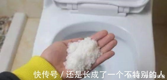 马桶|马桶里撒一点，不管多厚的黄渍，一冲立马干净，省钱又省事！