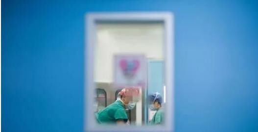 家属|3岁女孩天天咳嗽,医院检查后,医生怒斥家属:“太粗心了”