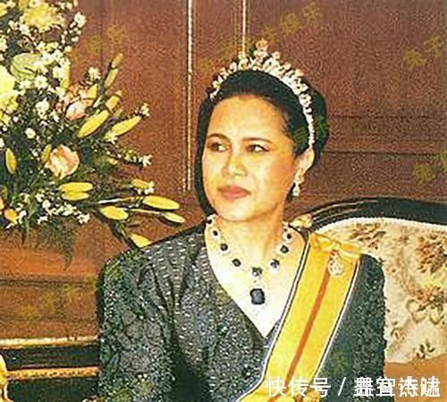 项链 苏提达心高气傲,看不上诗丽吉老一套珠宝,自制绿宝石项链展风采
